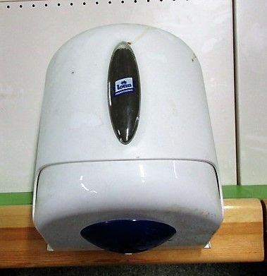 Lotus Handdoek Dispenser