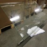 L-vormig glas voor koeltoonbank