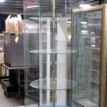 Glazen zeshoekige vitrine, B60 x D60 x H205 cm